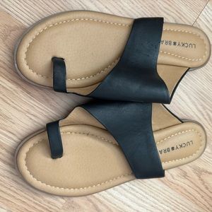 8.5 Women’s Lucky Brand Toe Ring Sandals